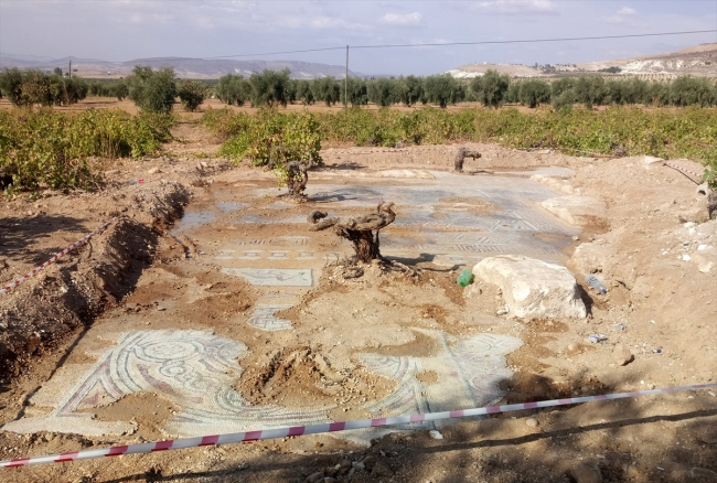 Kilis'te Doğu Roma Dönemi'ne ait olduğu düşünülen "taban mozaiği" bulundu